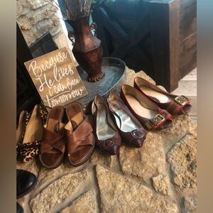 5 paid women’s size 10 -10.5 Wide shoes